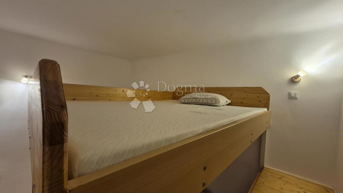 Stanovanje v bližini Ekonomske fakultete v Pulju, površine 67,2 m2 z uporabnim dovoljenjem