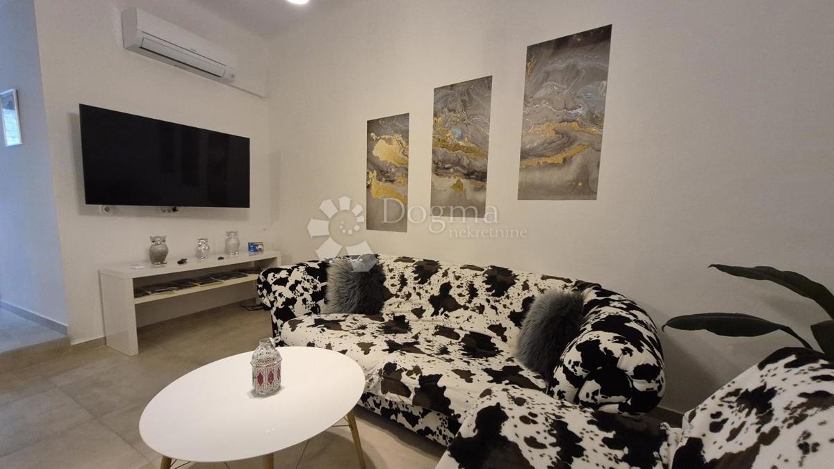 Stanovanje v bližini Ekonomske fakultete v Pulju, površine 67,2 m2 z uporabnim dovoljenjem