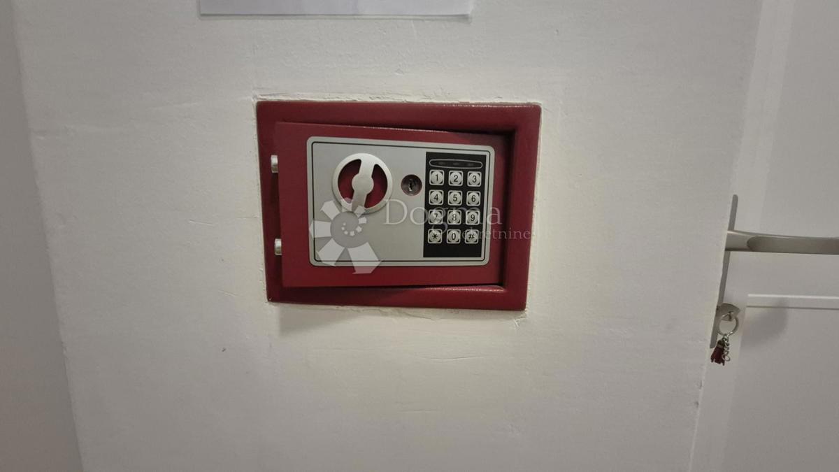 Stanovanje v bližini Ekonomske fakultete v Pulju, površine 67,2 m2 z uporabnim dovoljenjem