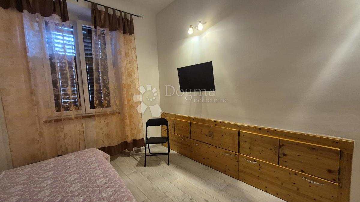 Stanovanje v bližini Ekonomske fakultete v Pulju, površine 67,2 m2 z uporabnim dovoljenjem