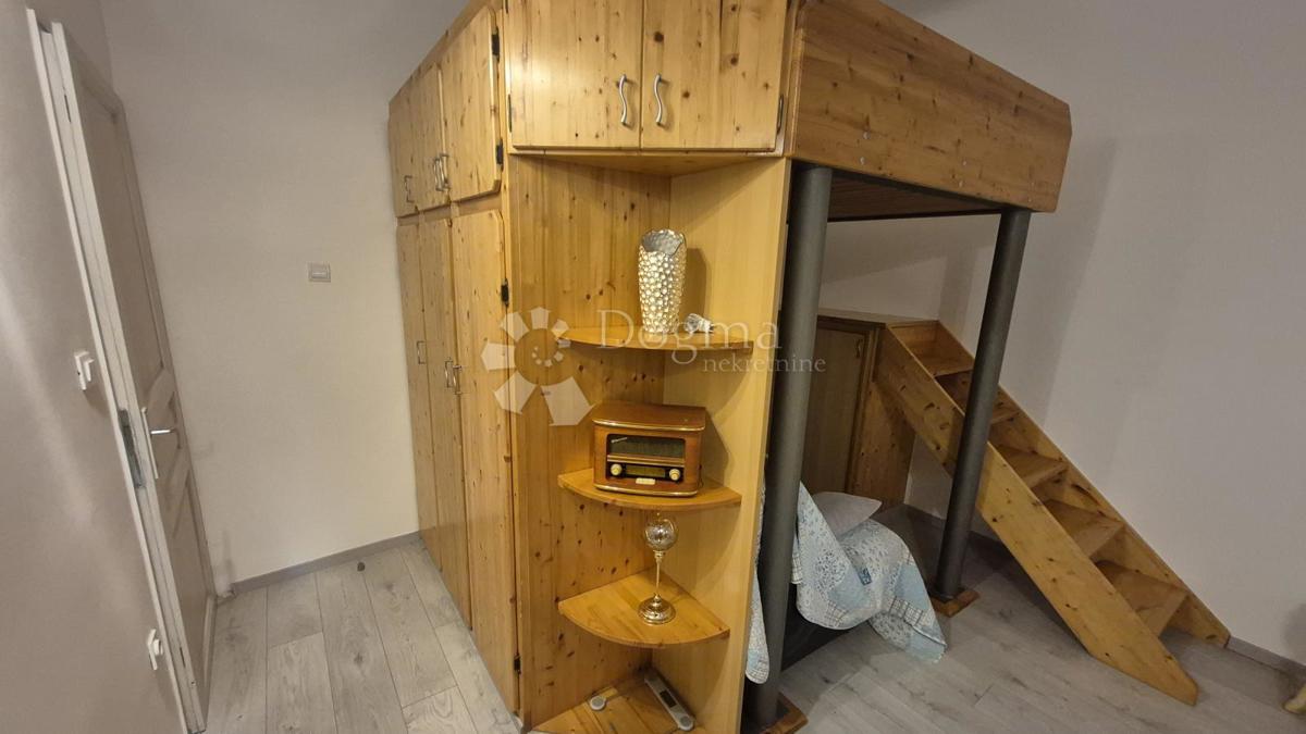 Stanovanje v bližini Ekonomske fakultete v Pulju, površine 67,2 m2 z uporabnim dovoljenjem