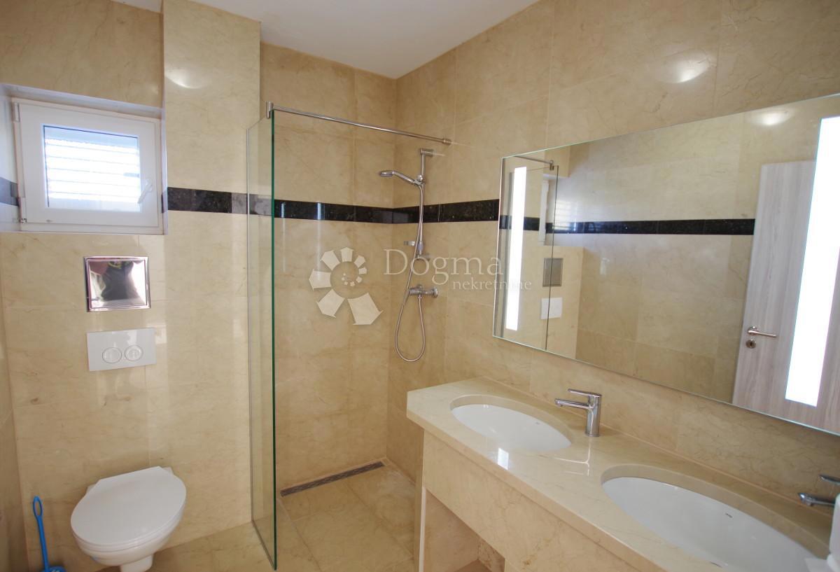 Hiša Rabac, Labin, 438m2