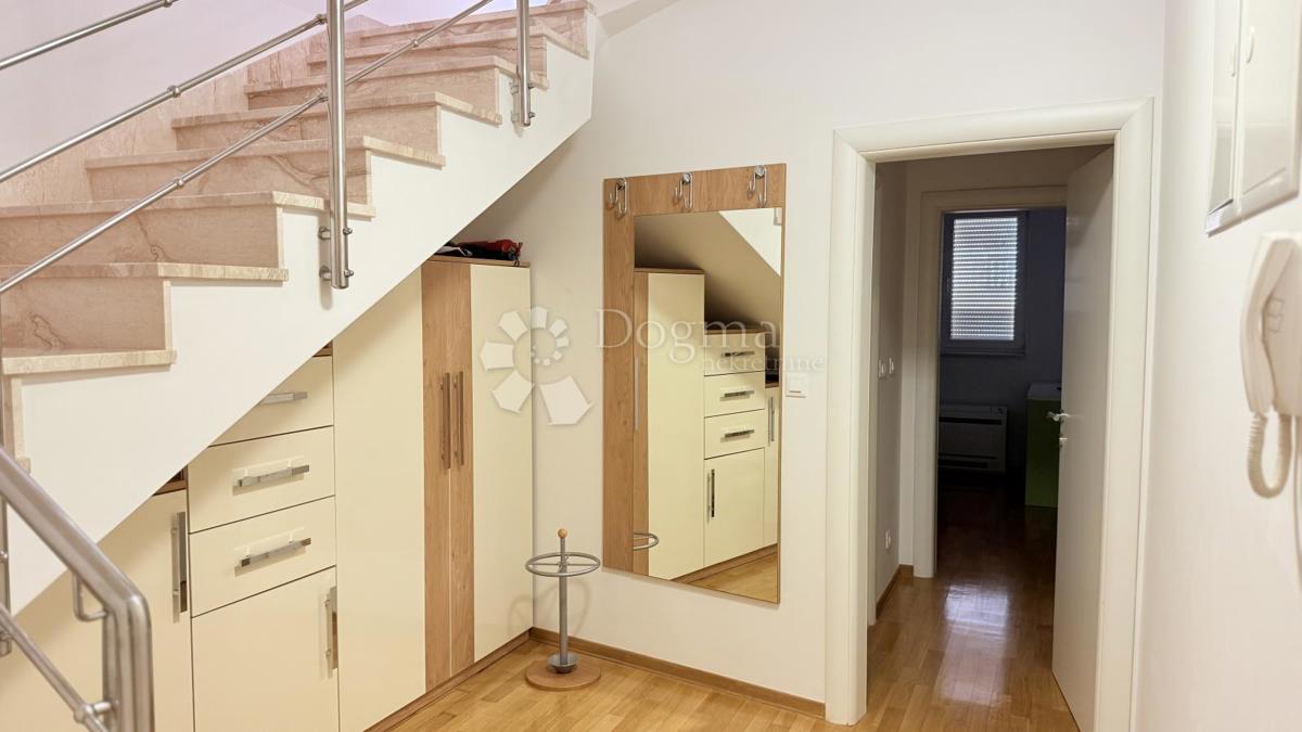 Stanovanje Baška Voda, 135,96m2