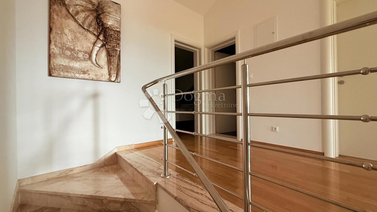 Stanovanje Baška Voda, 135,96m2