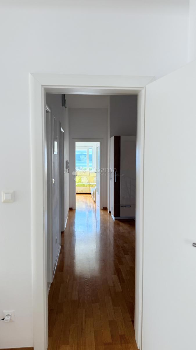 Stanovanje Baška Voda, 135,96m2