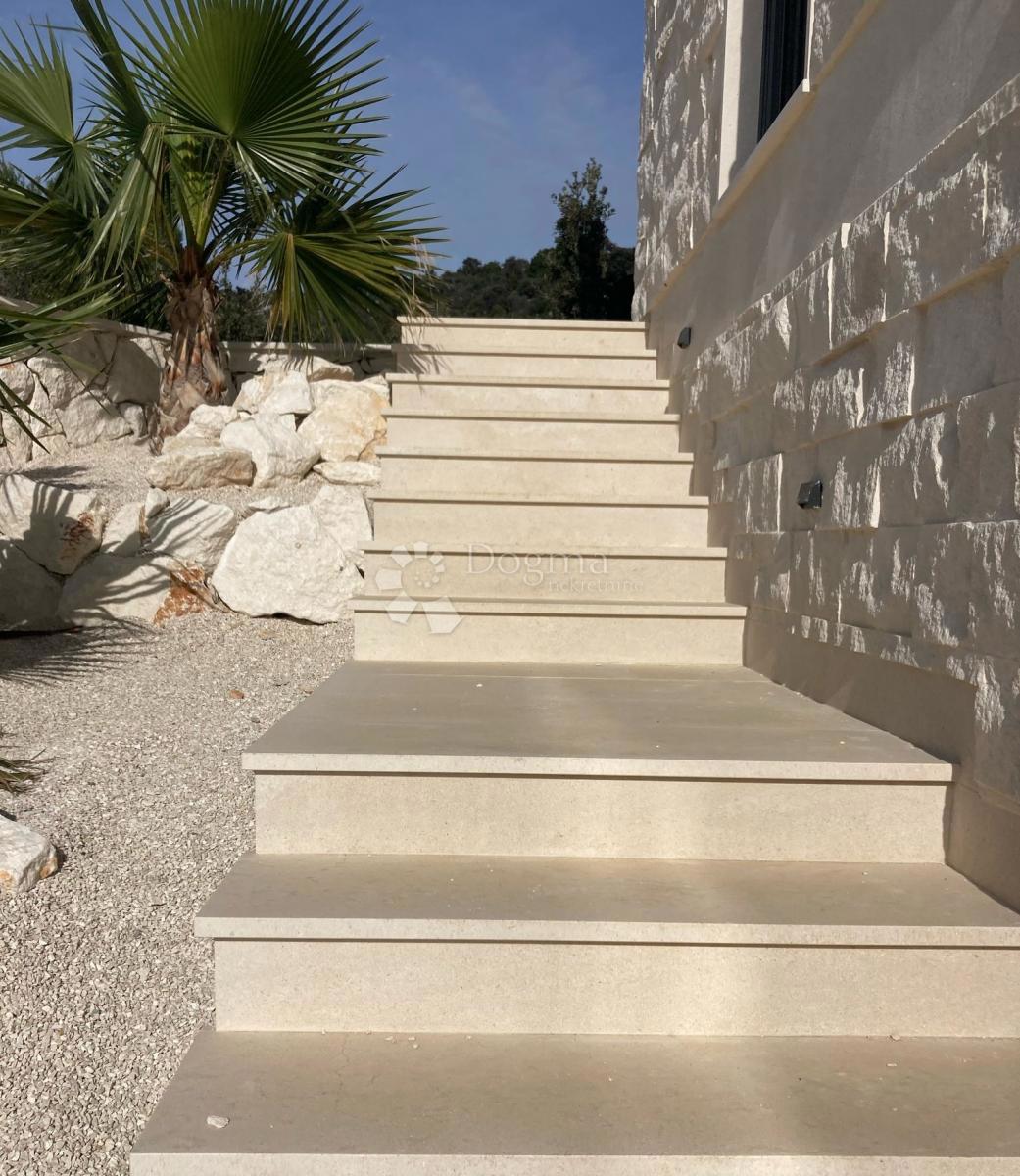 Lux Apartma Ražanj, Rogoznica