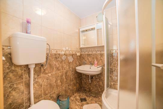 Dupleks stanovanje 100 m² - možnost dveh stanovanj ali enega večjega, 800 m od morja - Rovinj