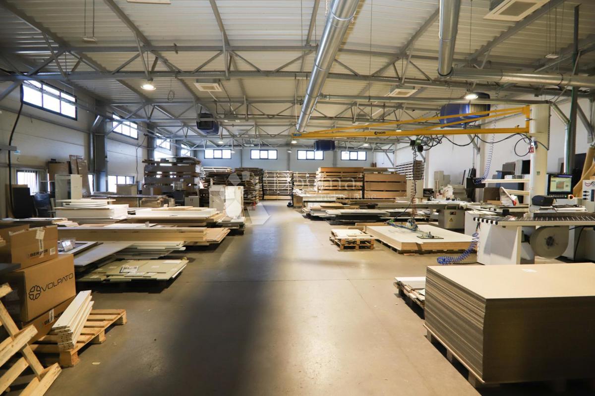 Poslovni prostor Tenja, Osijek - Okolica, 3.750m2