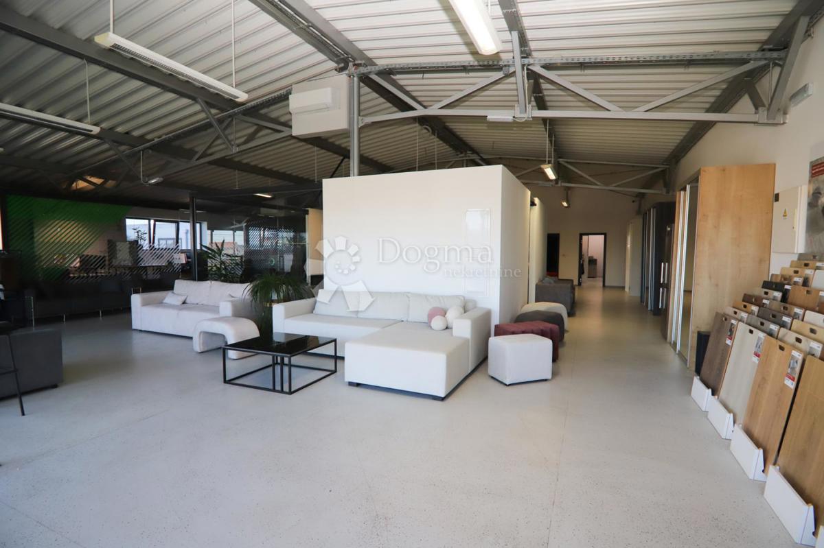 Poslovni prostor Tenja, Osijek - Okolica, 3.750m2