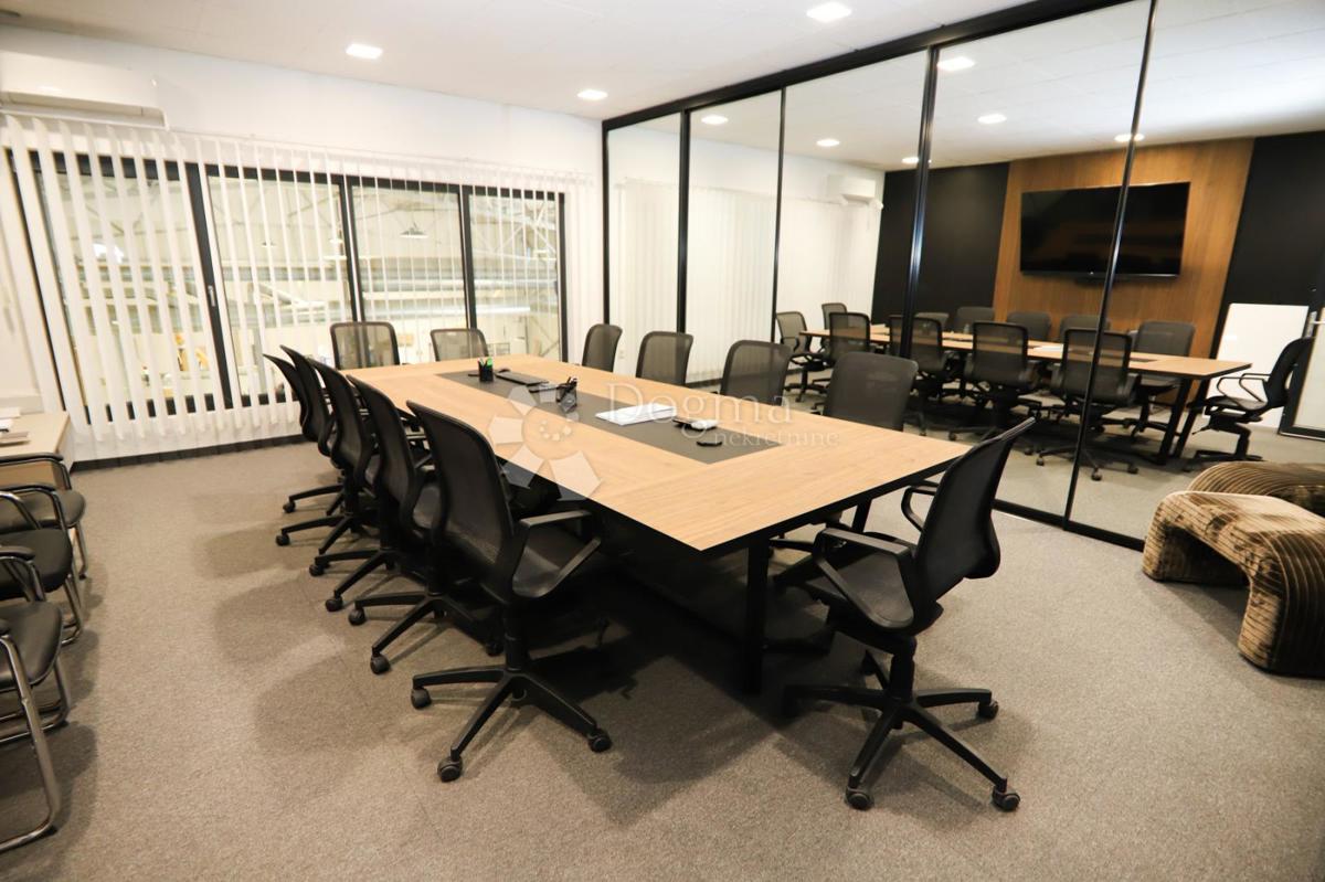 Poslovni prostor Tenja, Osijek - Okolica, 3.750m2