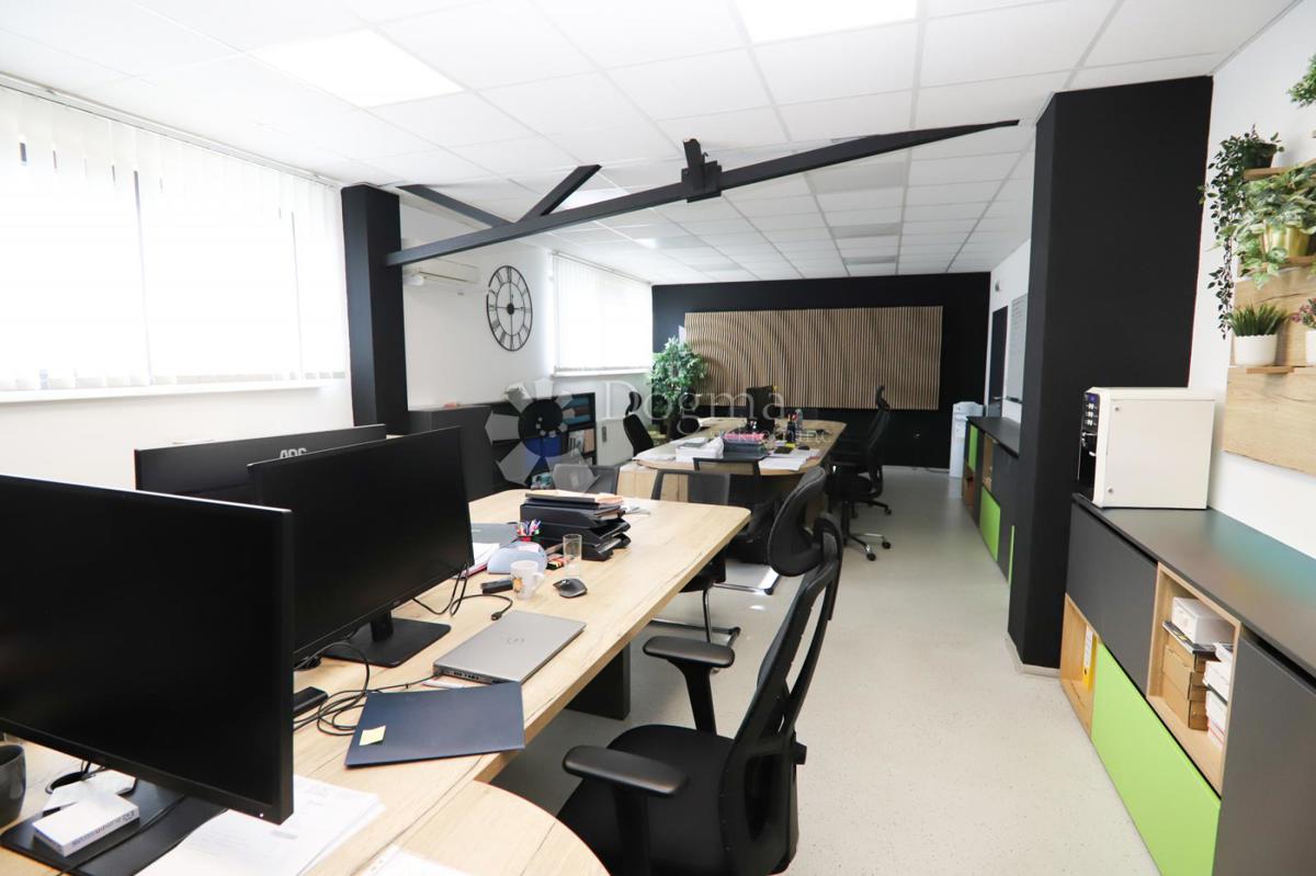 Poslovni prostor Tenja, Osijek - Okolica, 3.750m2