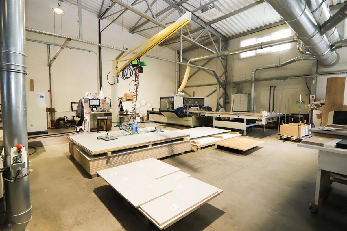 Poslovni prostor Tenja, Osijek - Okolica, 3.750m2