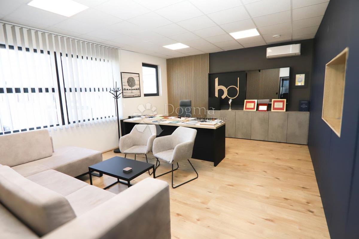 Poslovni prostor Tenja, Osijek - Okolica, 3.750m2