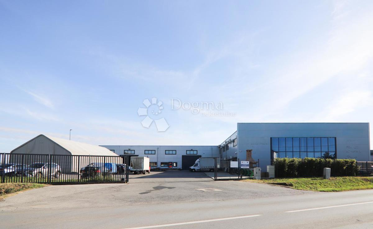 Poslovni prostor Tenja, Osijek - Okolica, 3.750m2
