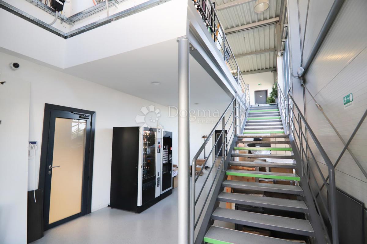 Poslovni prostor Tenja, Osijek - Okolica, 3.750m2