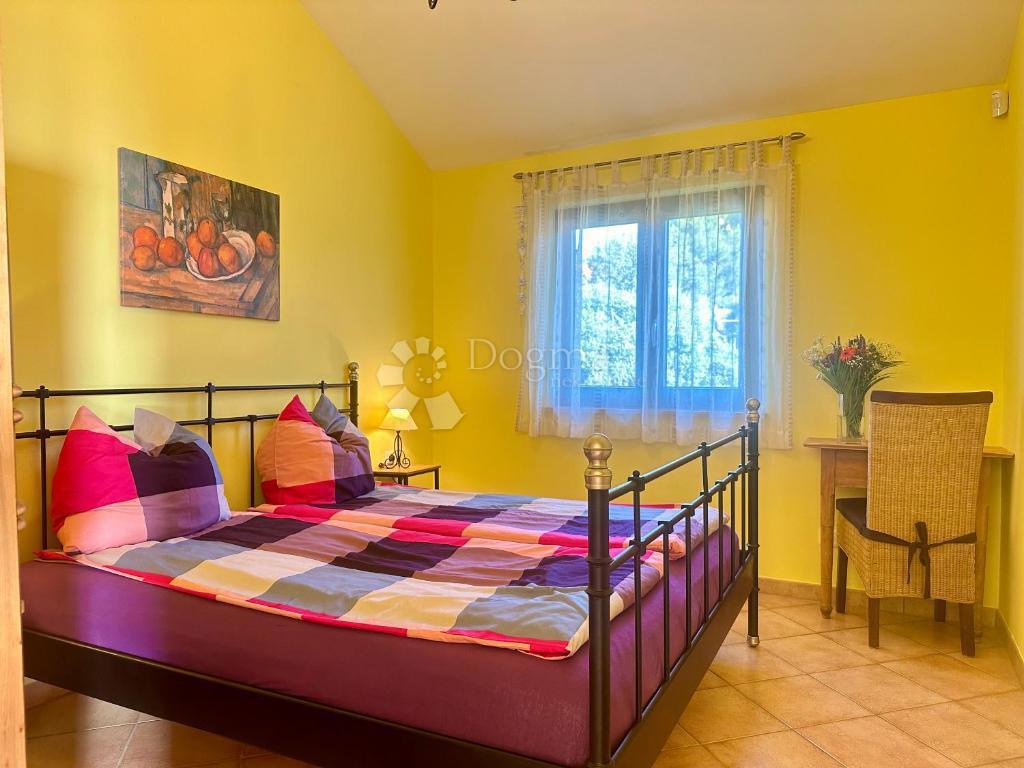 Hiša s čudovitim vrtom in bazenom - 500 m od morja