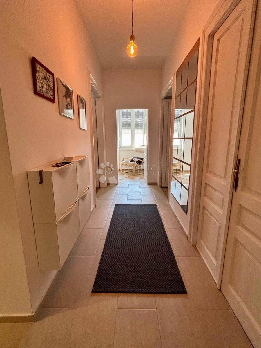 Novo prenovljeno stanovanje v središču Pulja - 2 minuti od Arene