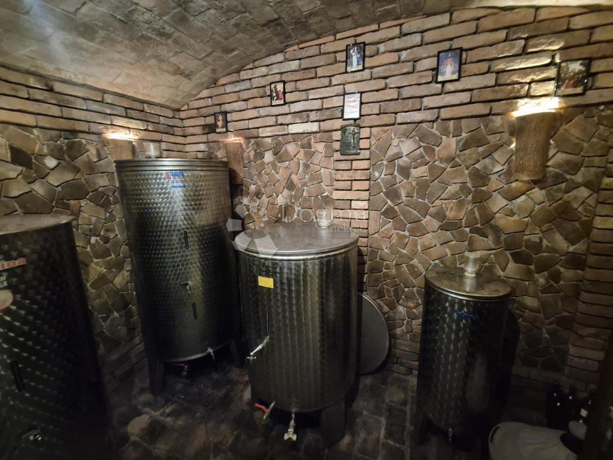 Hiša Gorkovec, Klanjec, 220m2