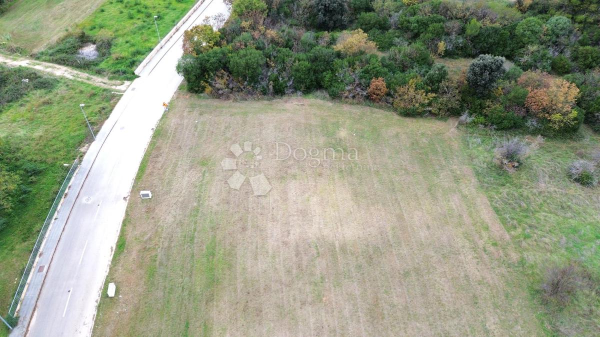 Zazidljivo zemljišče Štinjan, Pula, 601m2