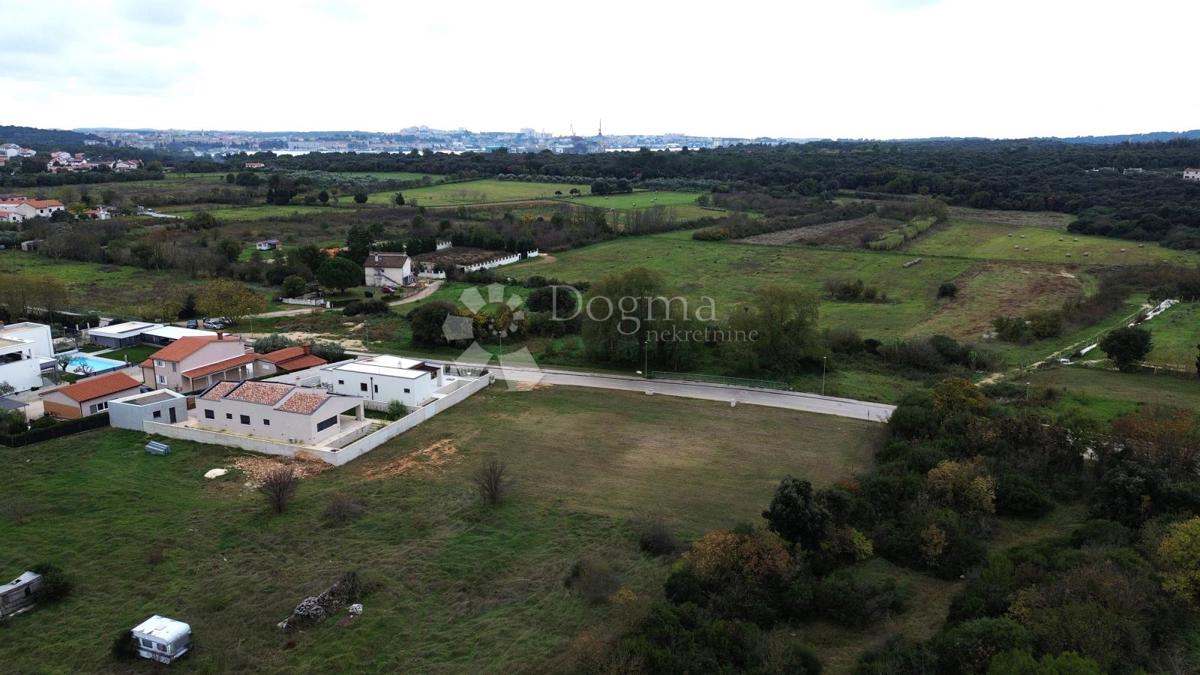 Zazidljivo zemljišče Štinjan, Pula, 601m2