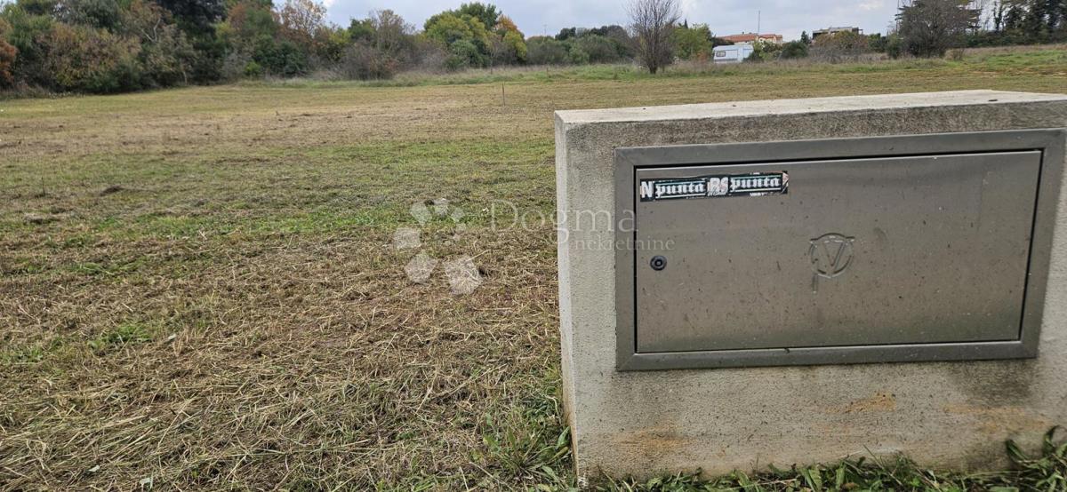 Zazidljivo zemljišče Štinjan, Pula, 601m2