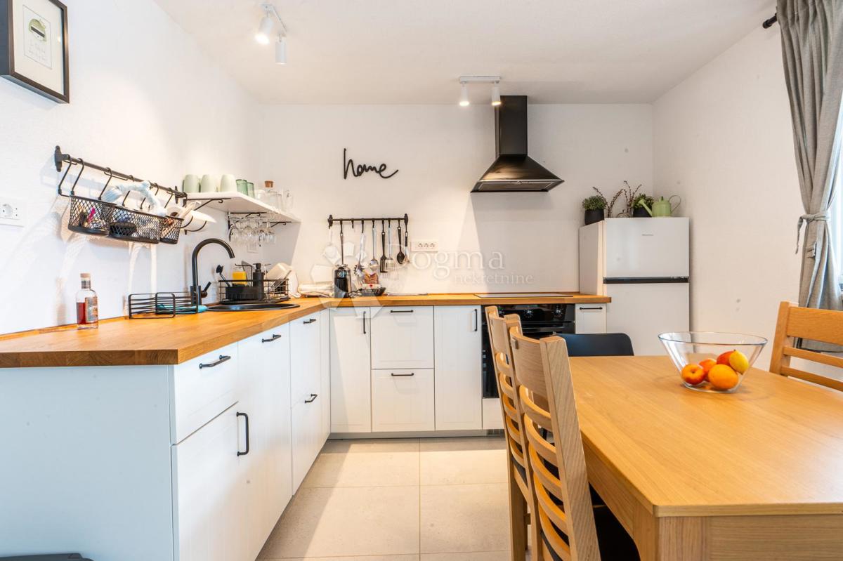 Hiša Cerovlje, 70m2