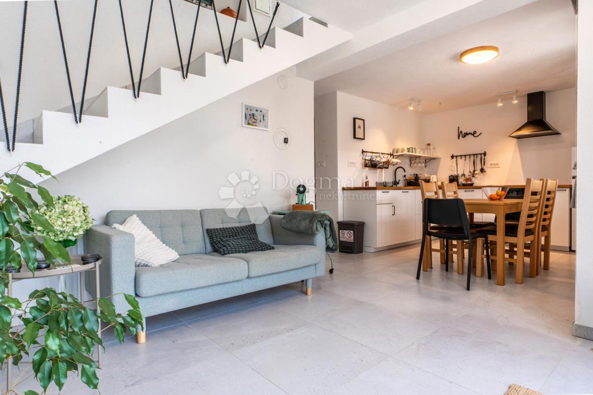 Hiša Cerovlje, 70m2