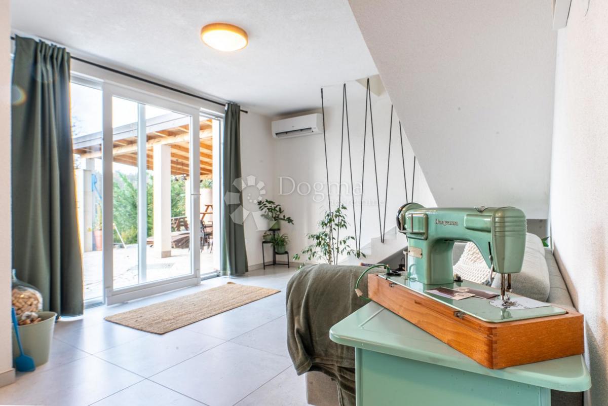 Hiša Cerovlje, 70m2