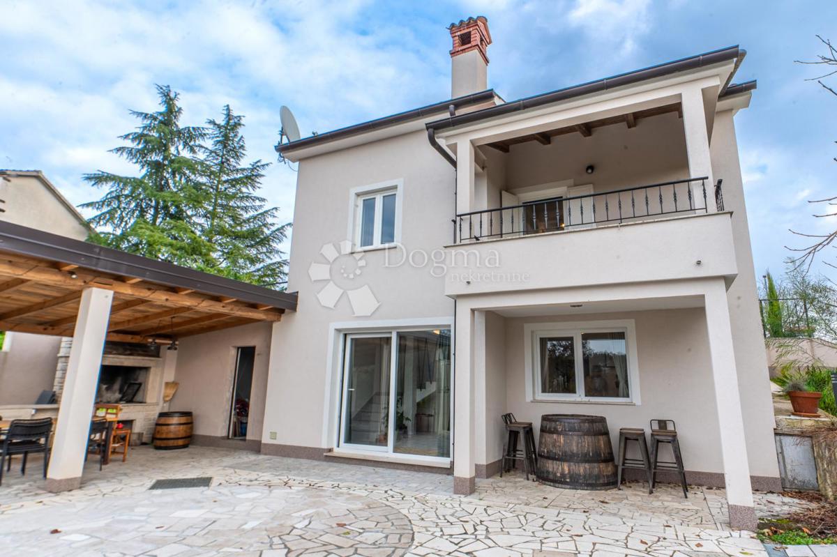 Hiša Cerovlje, 70m2