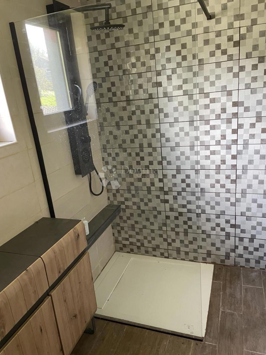 Hiša Svetičko Hrašće, Ozalj, 130m2