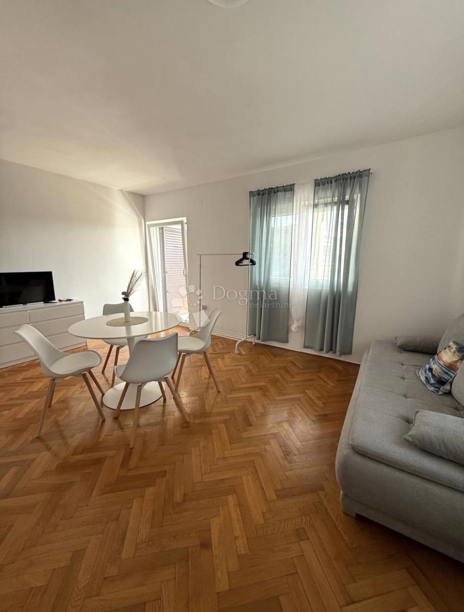 Hiša Ugljan, Preko, 616,12m2