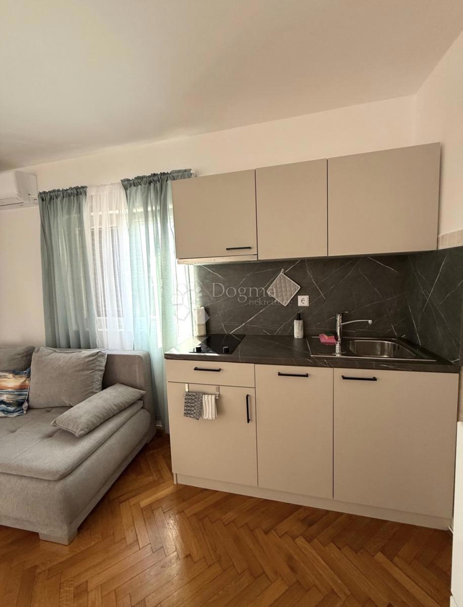 Hiša Ugljan, Preko, 616,12m2