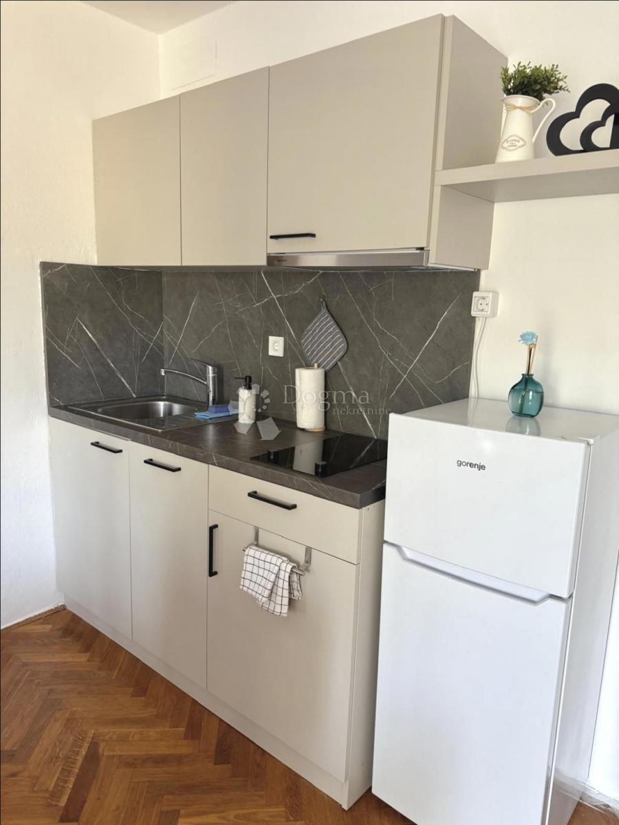 Hiša Ugljan, Preko, 616,12m2