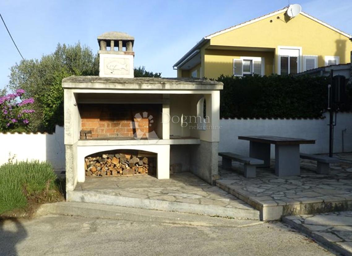 Hiša Ugljan, Preko, 616,12m2