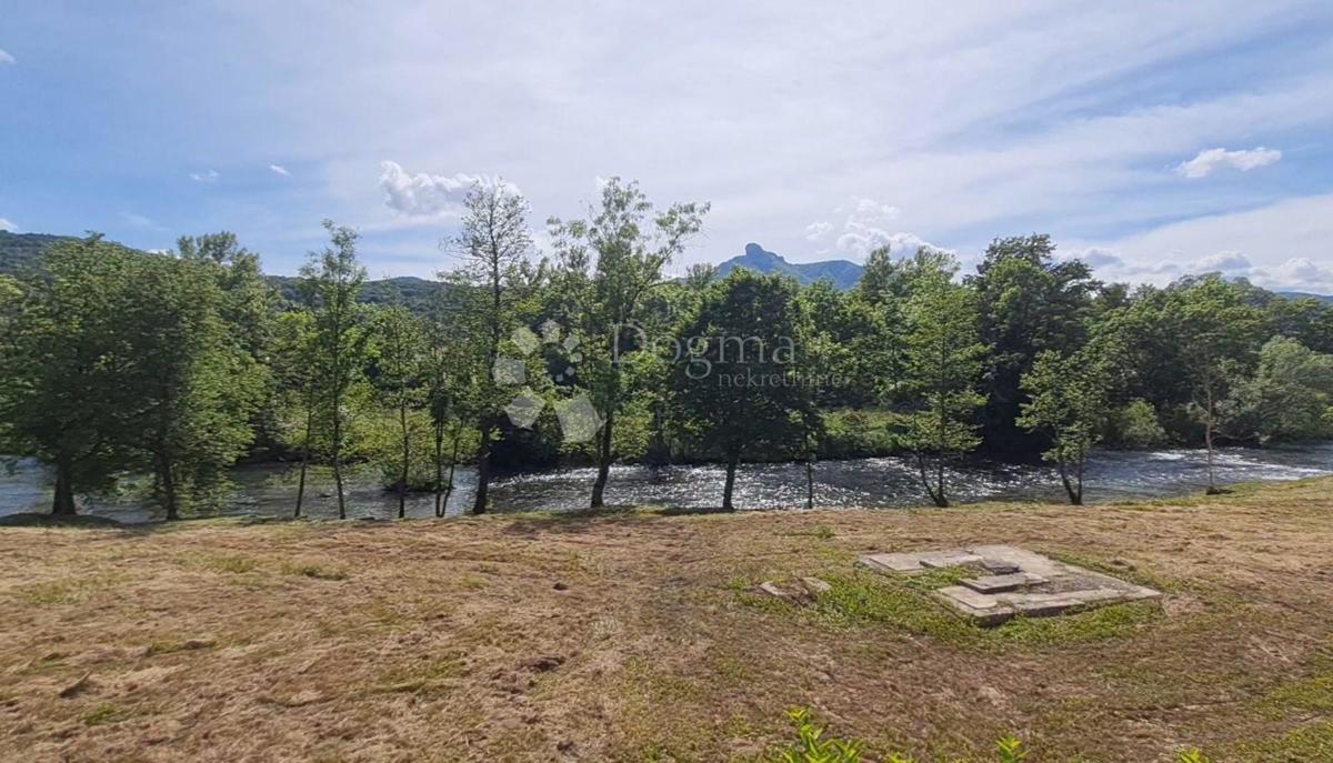 Zazidljivo zemljišče Ogulin, 8.800m2