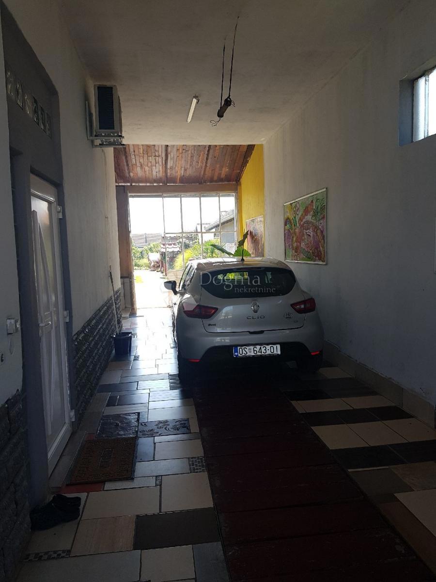 Hiša Sarvaš, Osijek - Okolica, 280m2