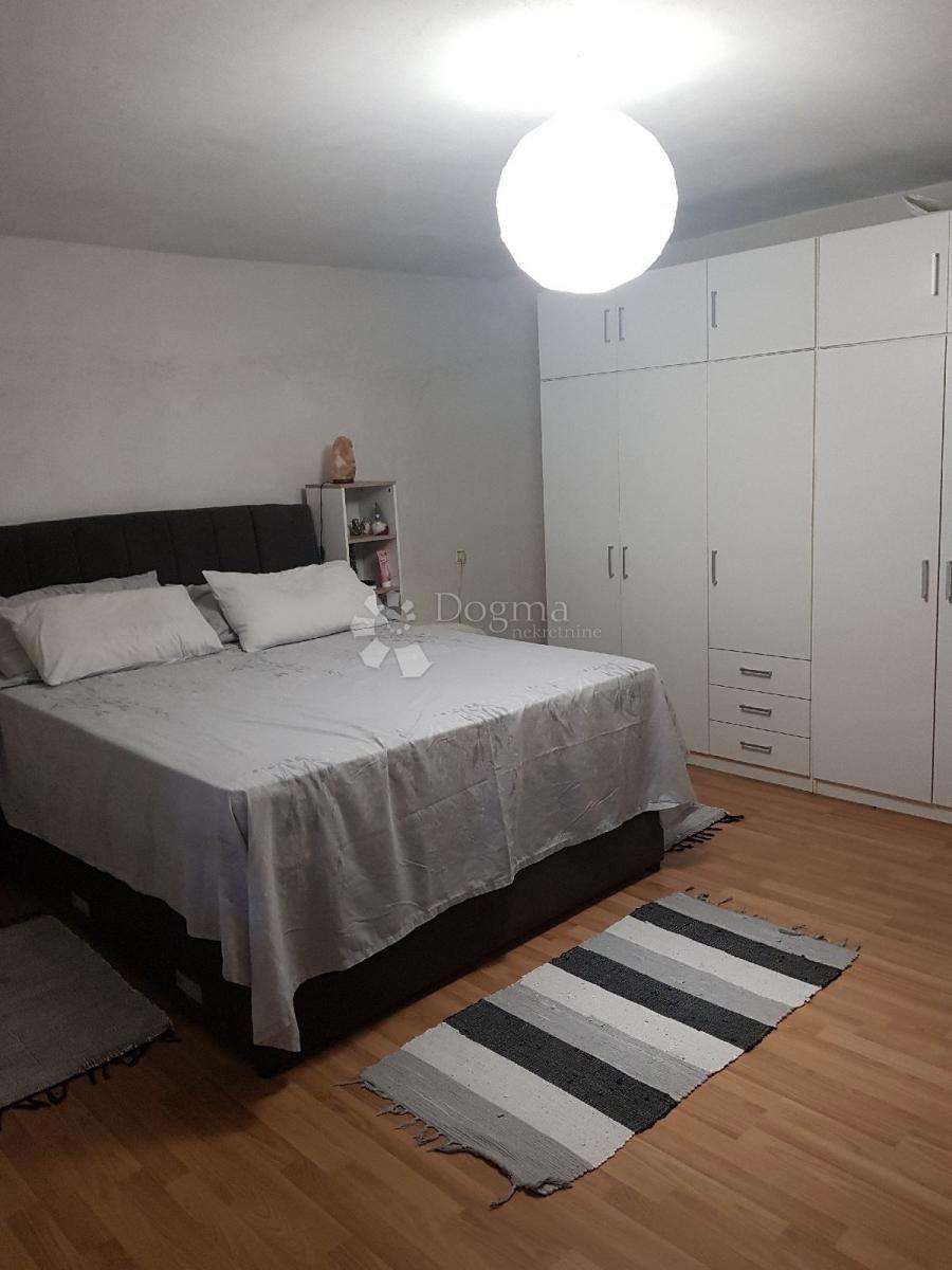 Hiša Sarvaš, Osijek - Okolica, 280m2