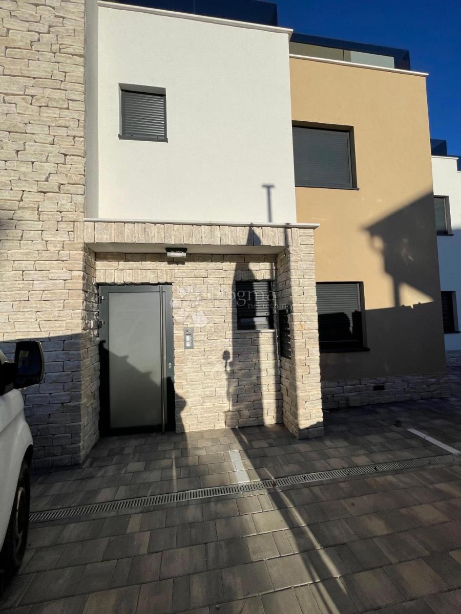 Stanovanje Murter, 91,06m2