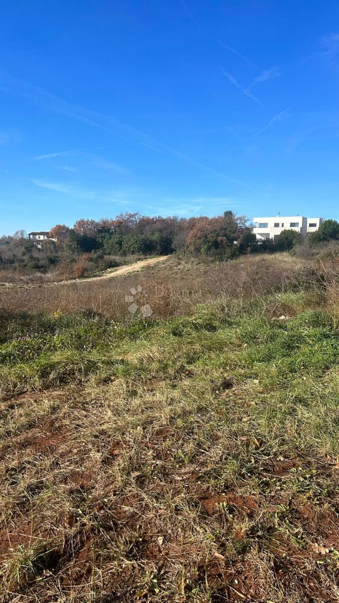 GRADBENO ZEMLJIŠČE KRNICA 780M2