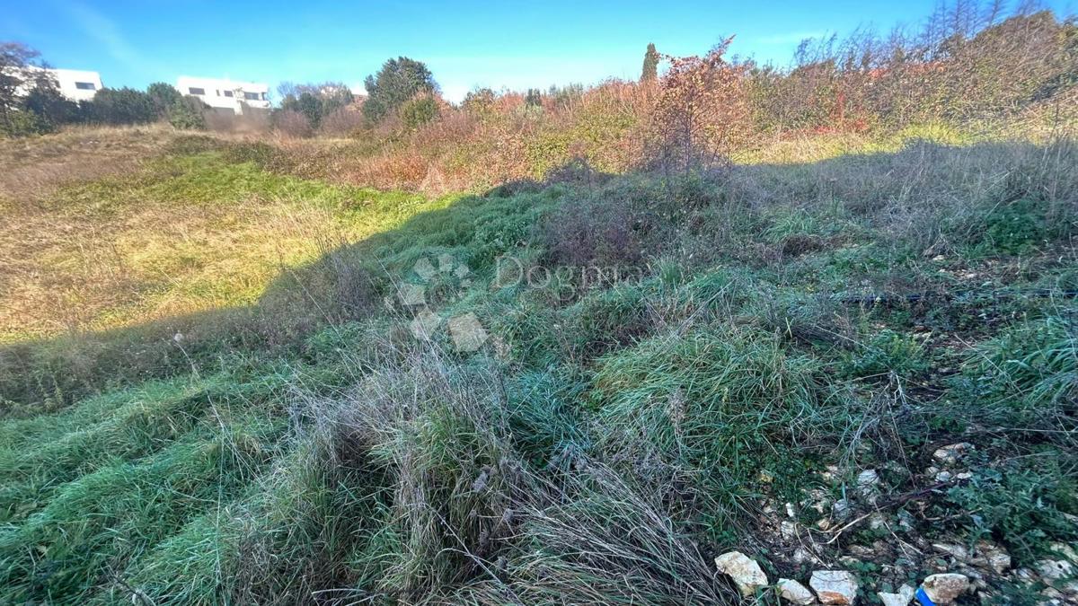 GRADBENO ZEMLJIŠČE KRNICA 780M2