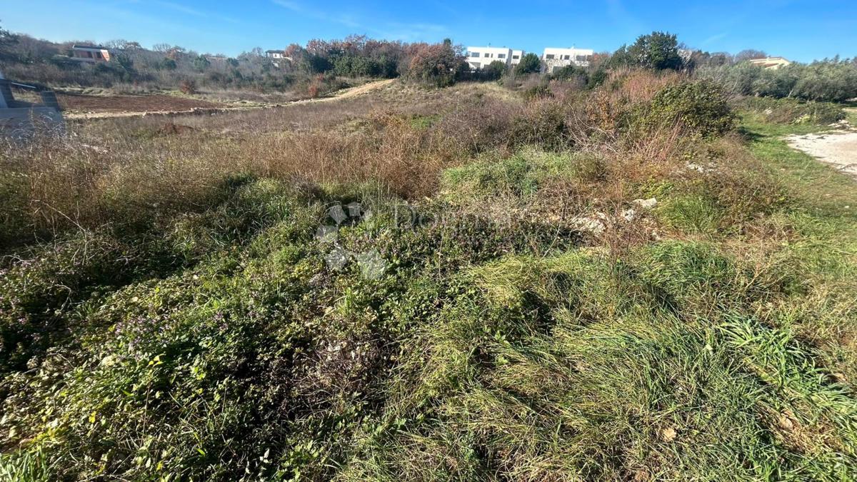 GRADBENO ZEMLJIŠČE KRNICA 780M2