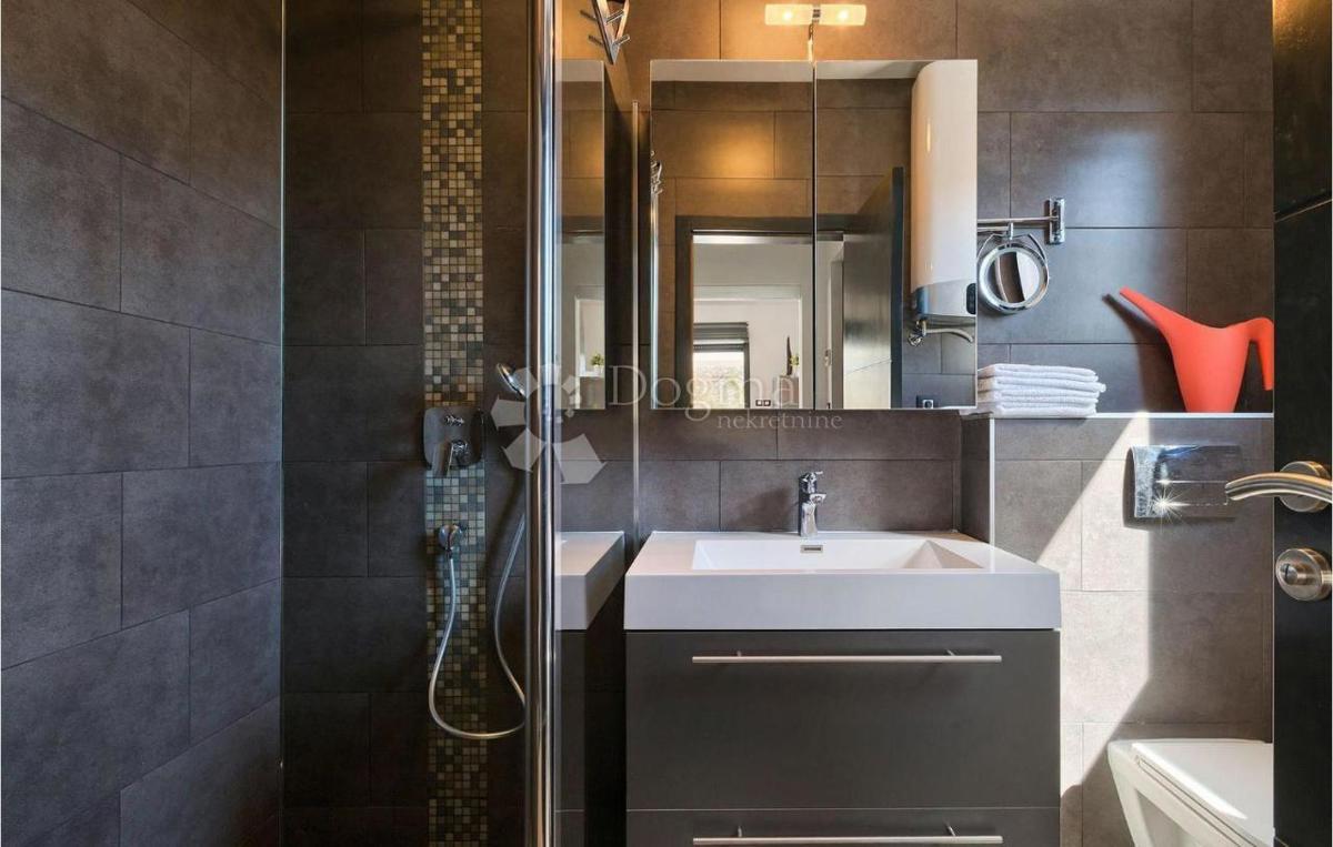 Hiša Svetvinčenat, 100m2