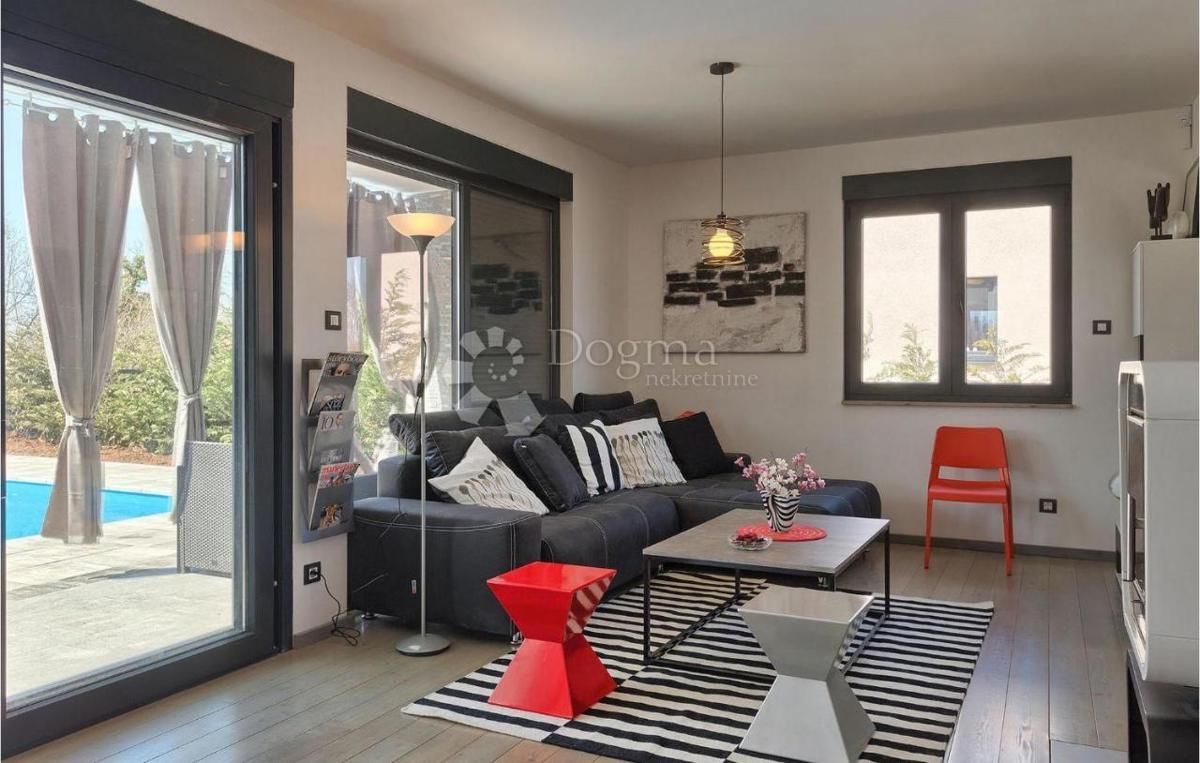 Hiša Svetvinčenat, 100m2