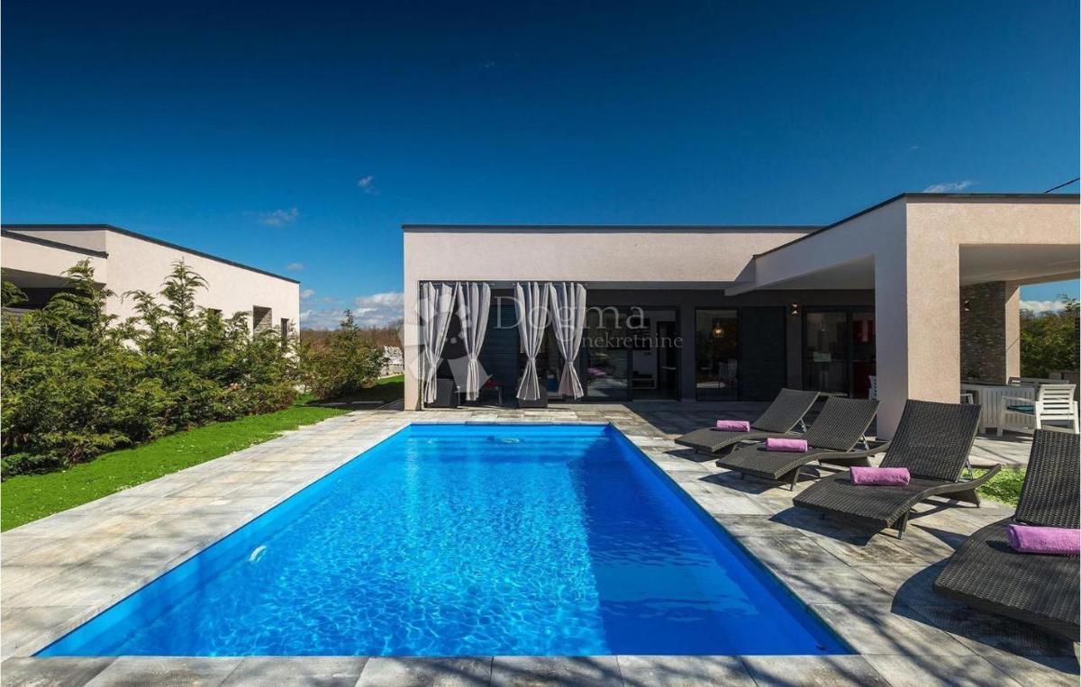 Hiša Svetvinčenat, 100m2