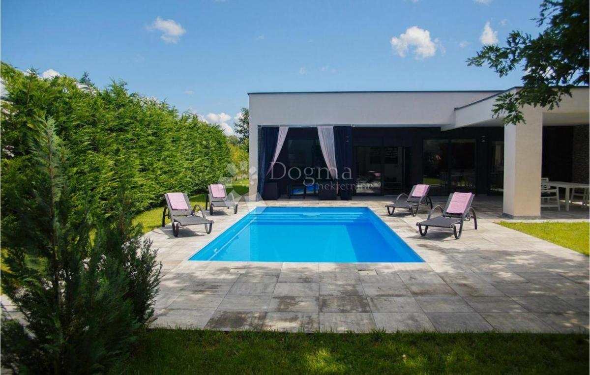 Hiša Svetvinčenat, 100m2