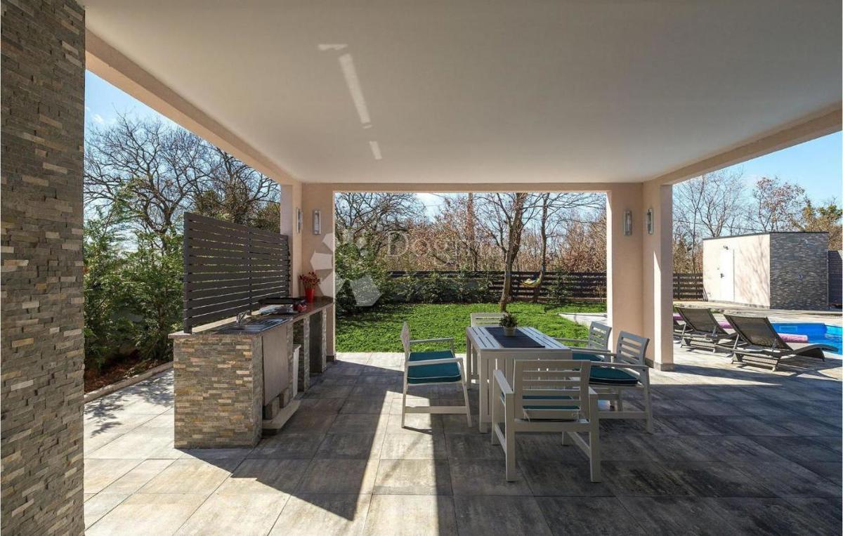 Hiša Svetvinčenat, 100m2