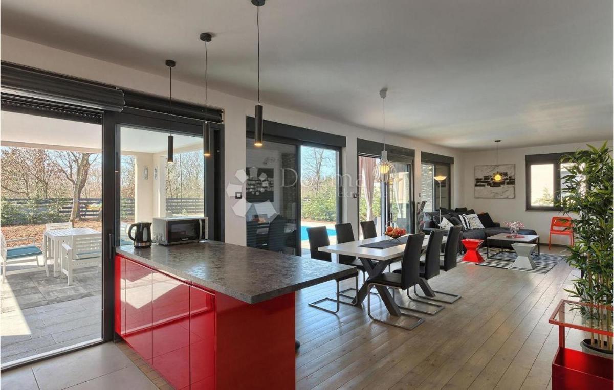 Hiša Svetvinčenat, 100m2