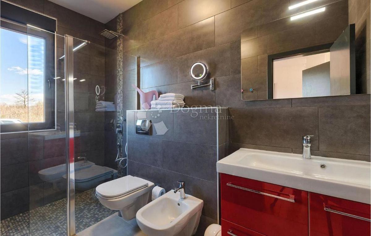 Hiša Svetvinčenat, 100m2