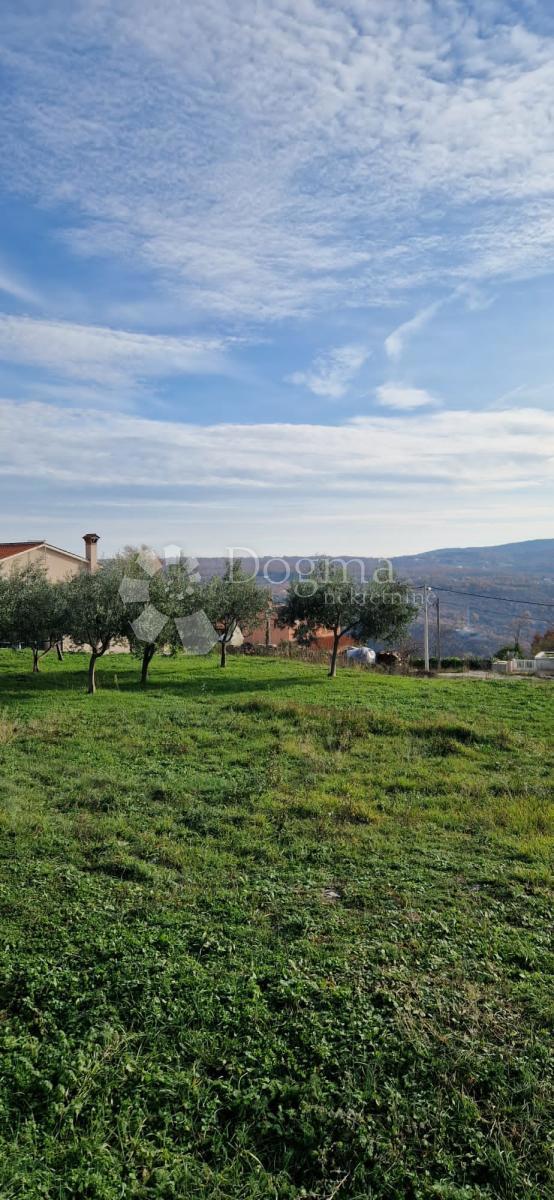 Zemljišče Labin, 785m2