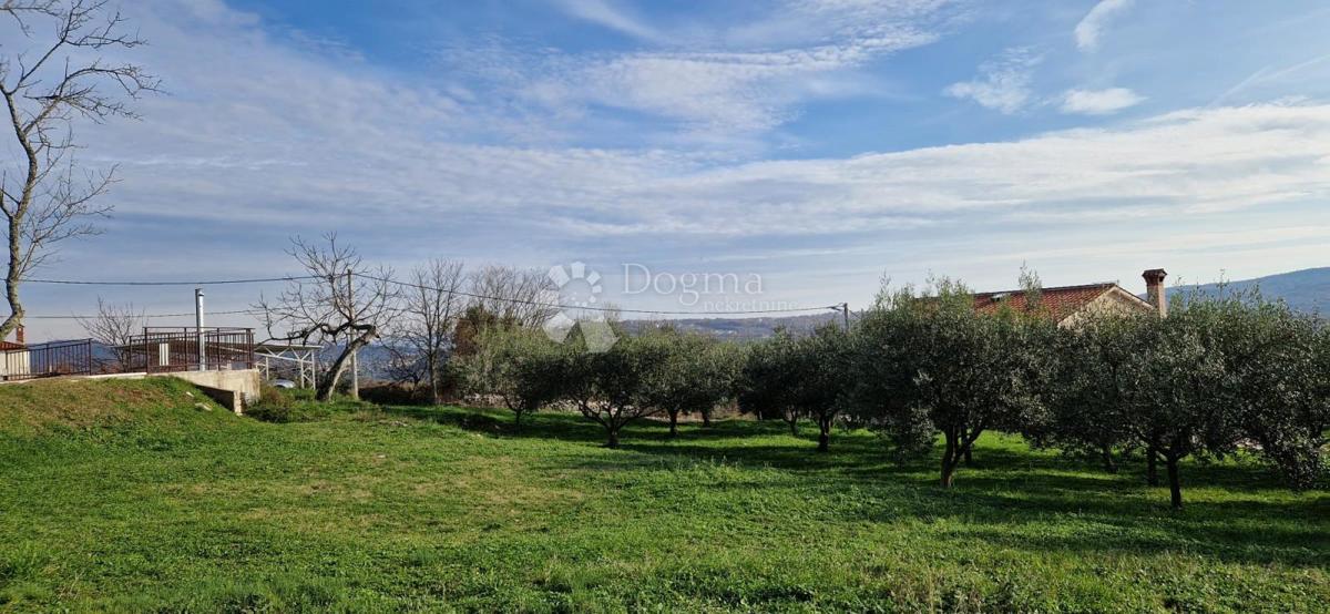 Zemljišče Labin, 785m2